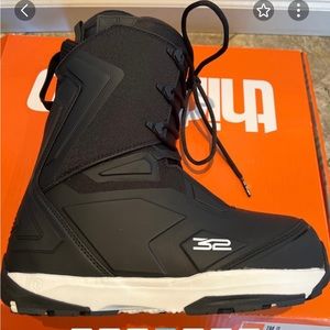 Brand New Men’s Black ThirtyTwo TM-3 Snowboard Boot Size 10.5